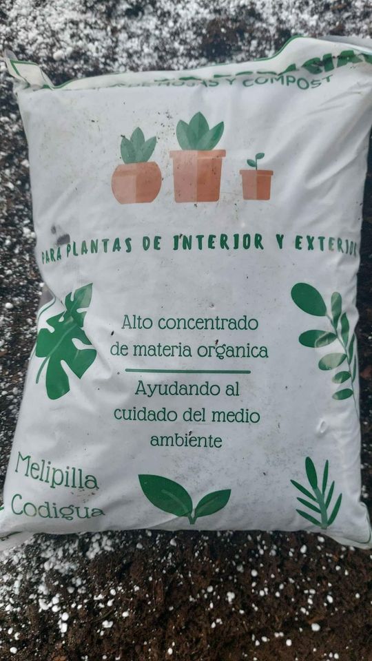 Tierra De Hoja Premium Sustrato 25 Sacos X 40 Litros